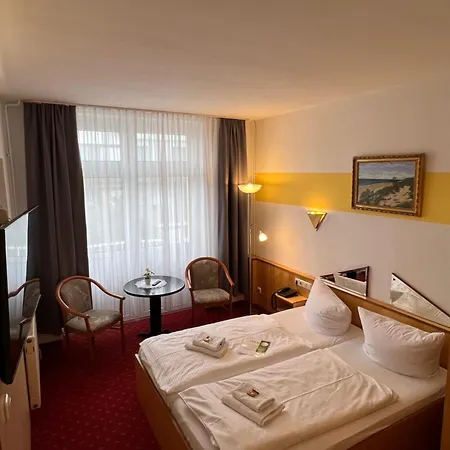 Hotel Poseidon Kuehlungsborn Exterior photo